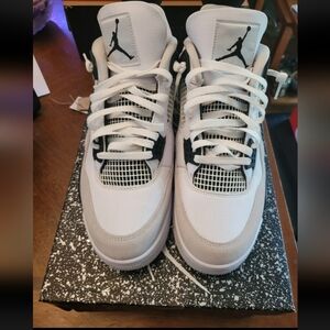 Mens Air Jordan Retro 4 -military black- Size 13. Excellent Condition!
